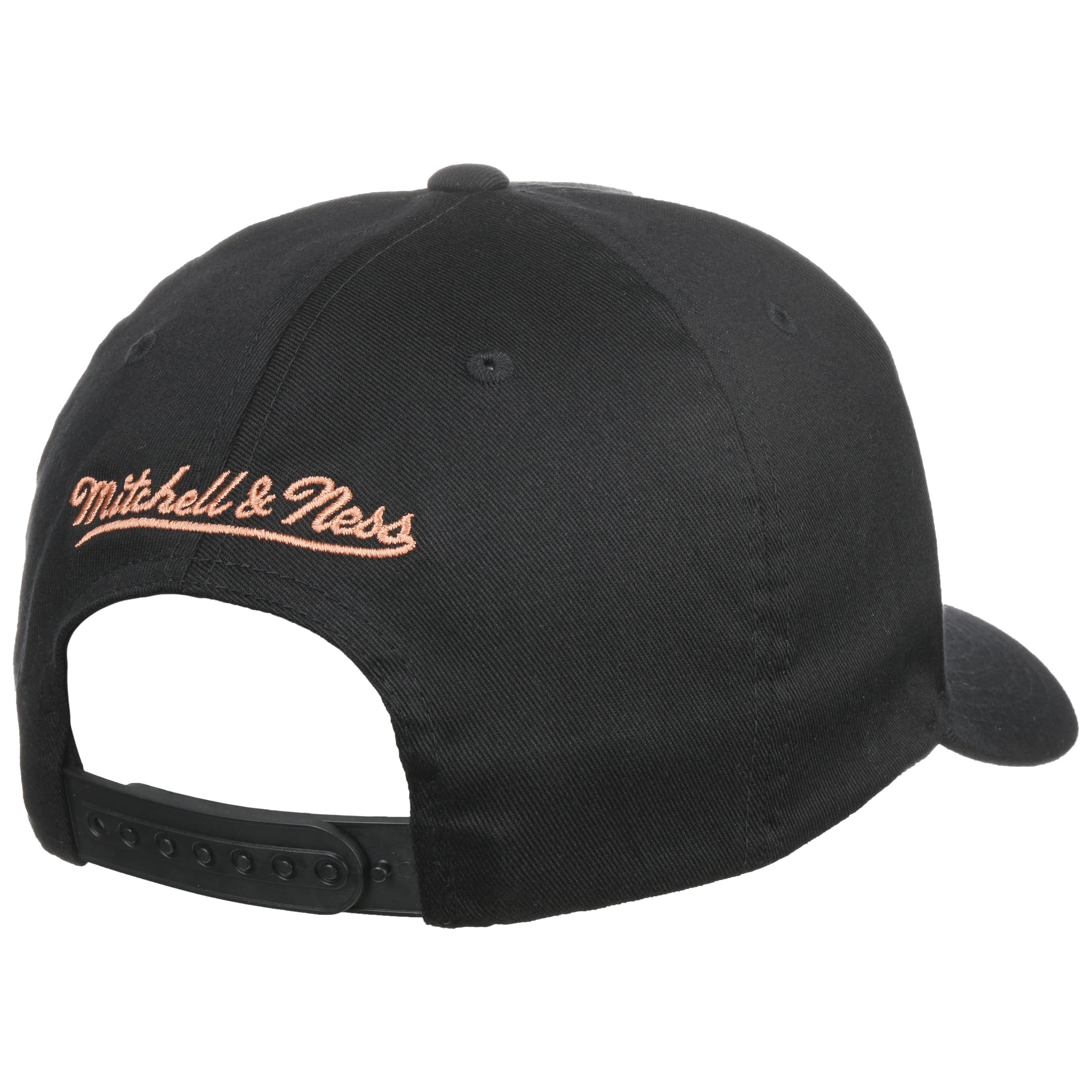 110 Black Raptors Cap by Mitchell & Ness - 34,95