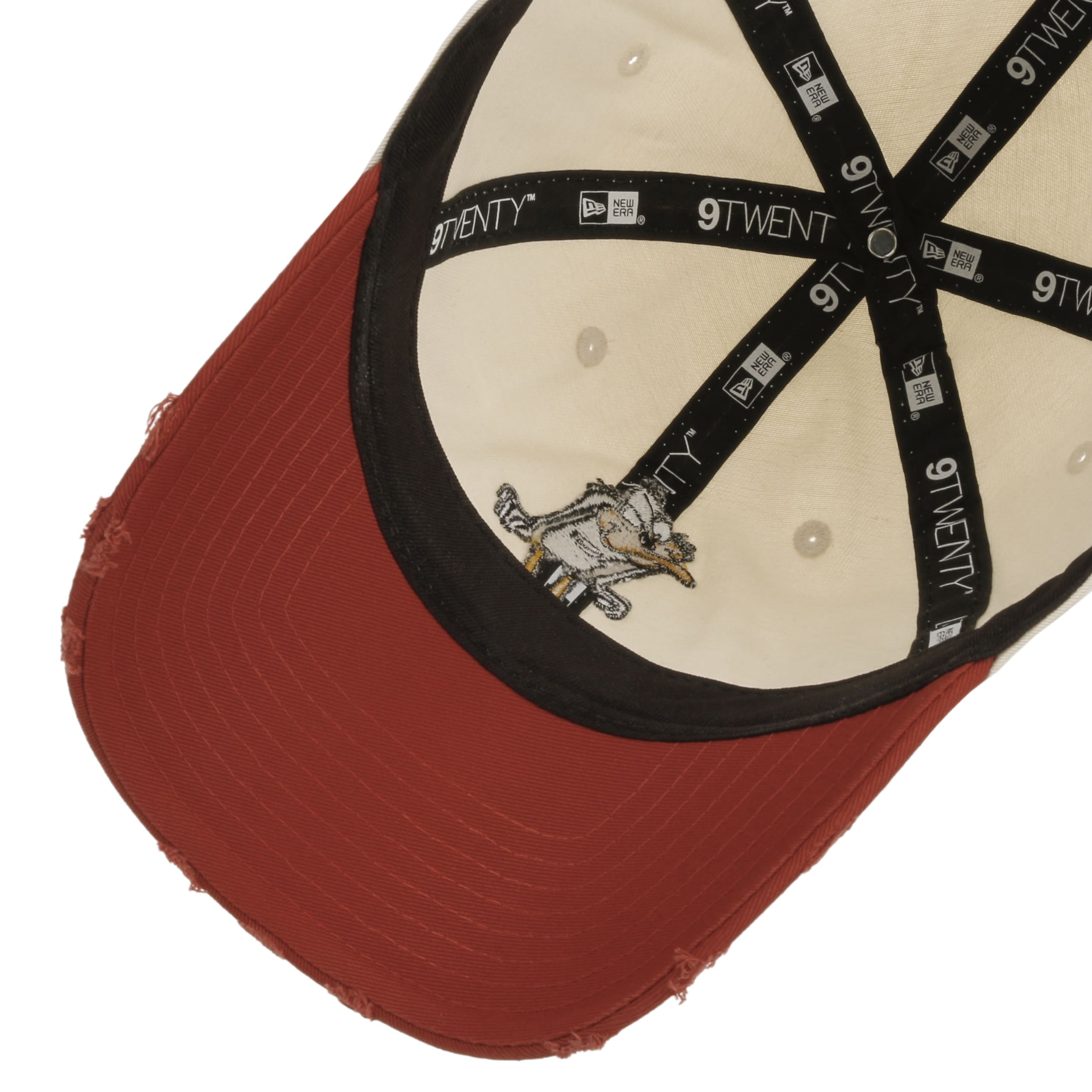 9Twenty Washed Daffy Duck Cap by New Era - CHF 35.95