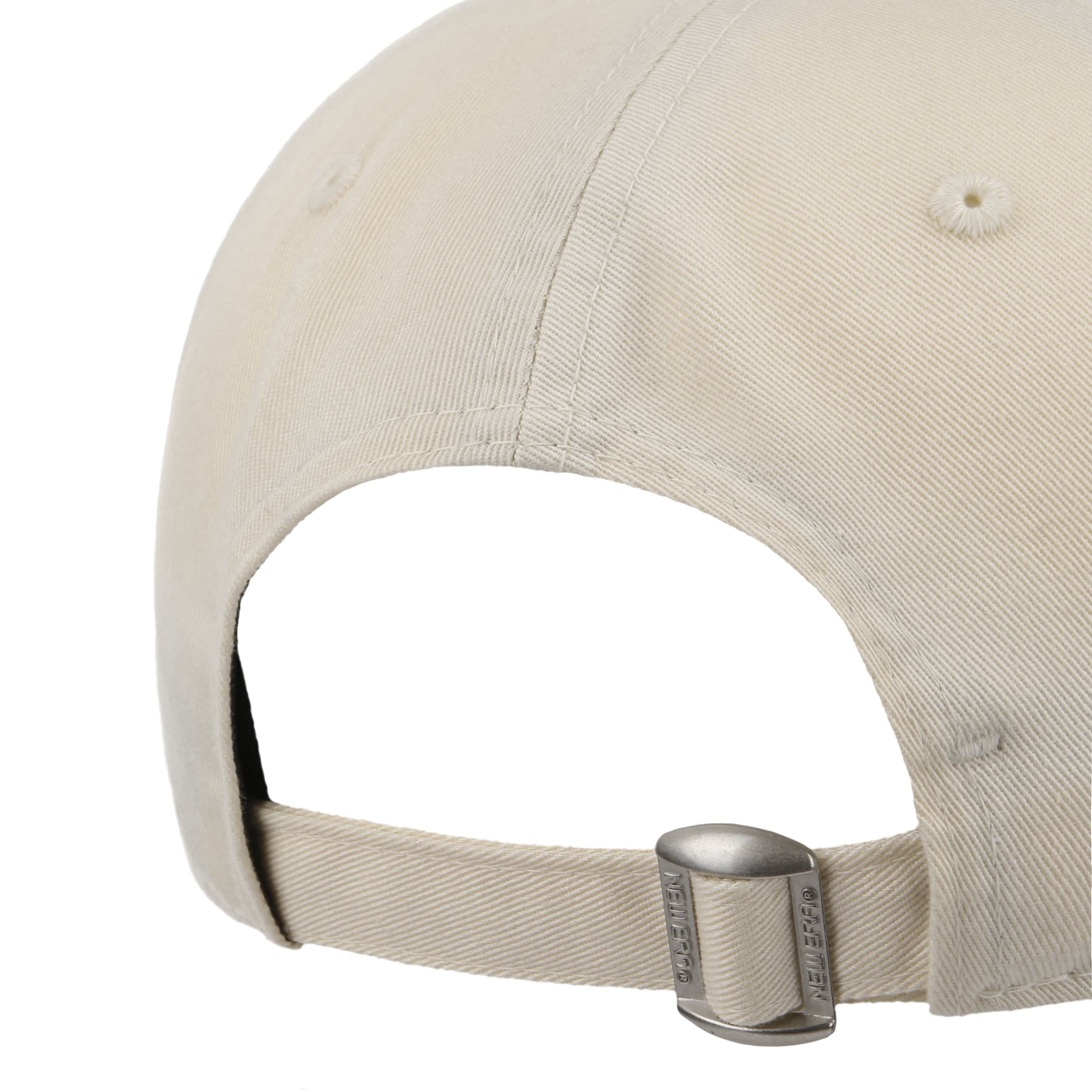 9Twenty Washed Daffy Duck Cap by New Era - CHF 35.95