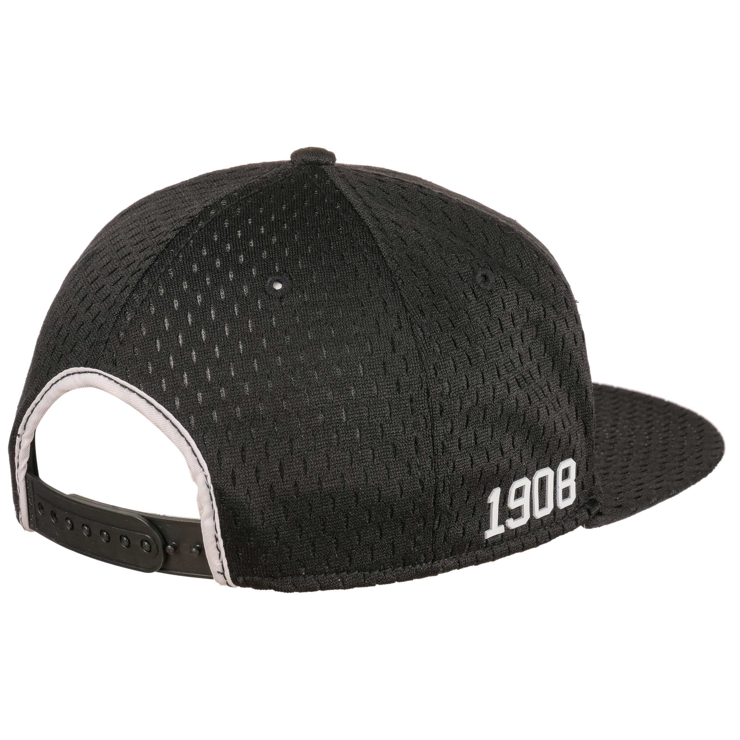 Athletic Mesh Snapback Cap by Converse - 26,95