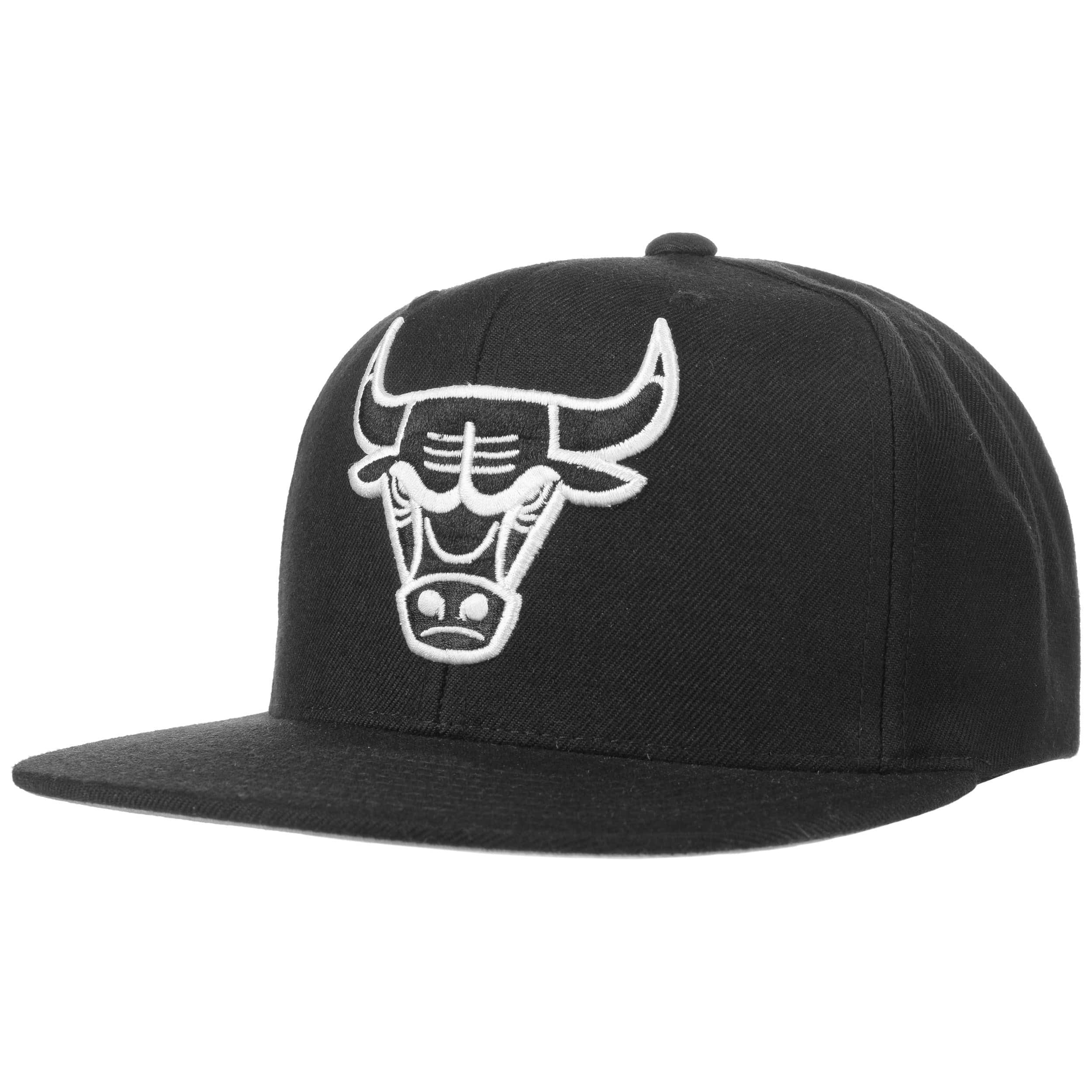 Wool Solid B&W Bulls Cap By Mitchell & Ness - 34,95