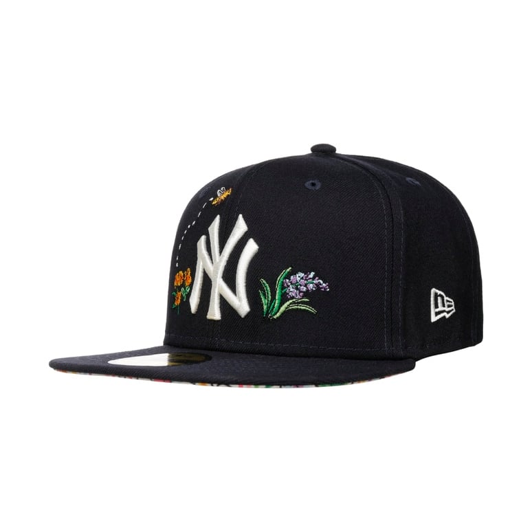 Black fitted yankees hat on sale